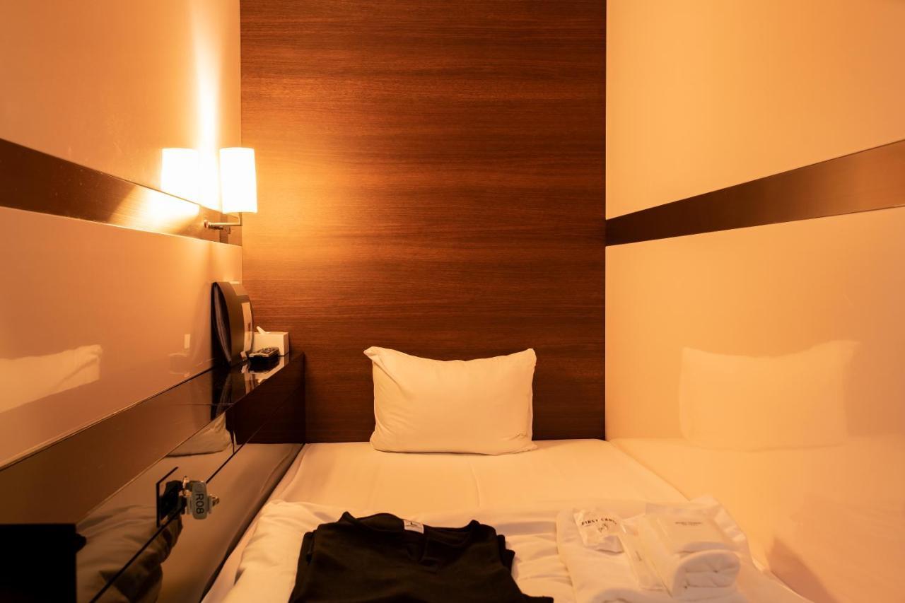 First Cabin Haneda Terminal 1 Токио Экстерьер фото