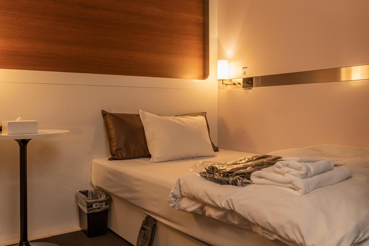 First Cabin Haneda Terminal 1 Токио Экстерьер фото